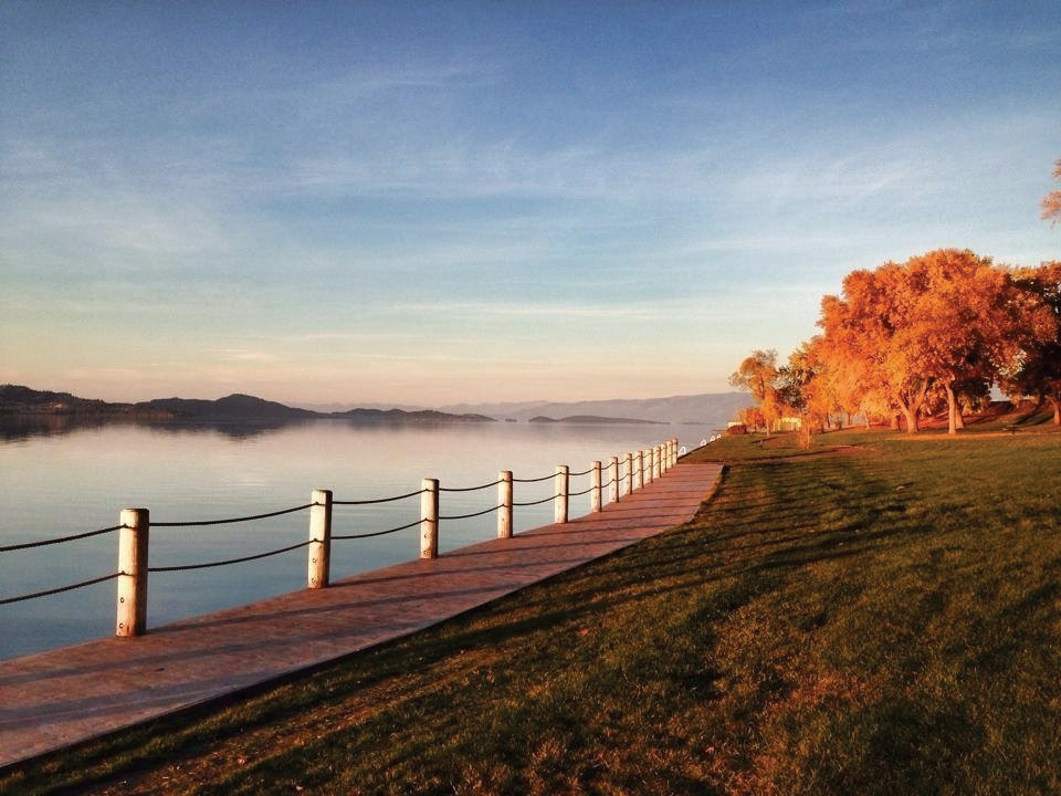 flathead lake walk during fall